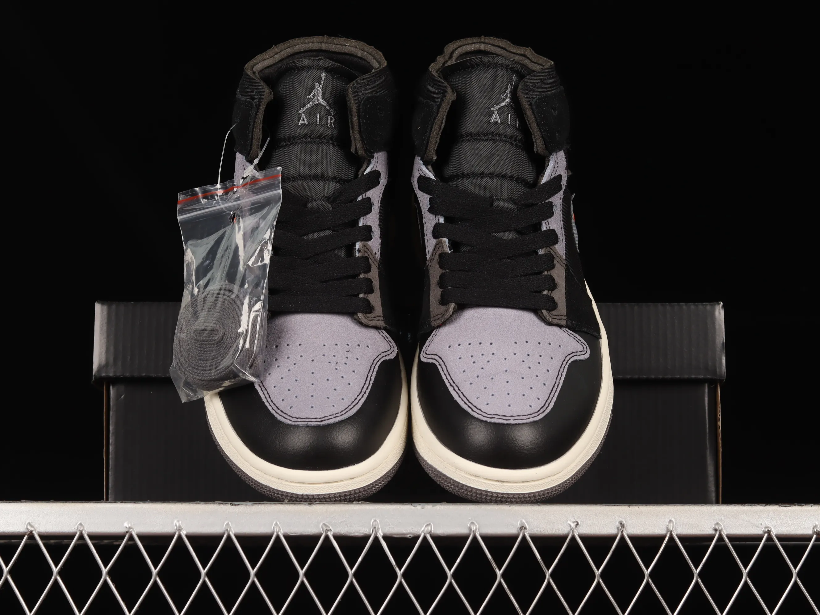 All categories Air Jordan Jordan series basketball shoes Air Jordan 1 Mid Air Jordan 1 Mid "Inside Out" AJ1 Joe 1 reverse black and gray China basketball shoes DM9652-001